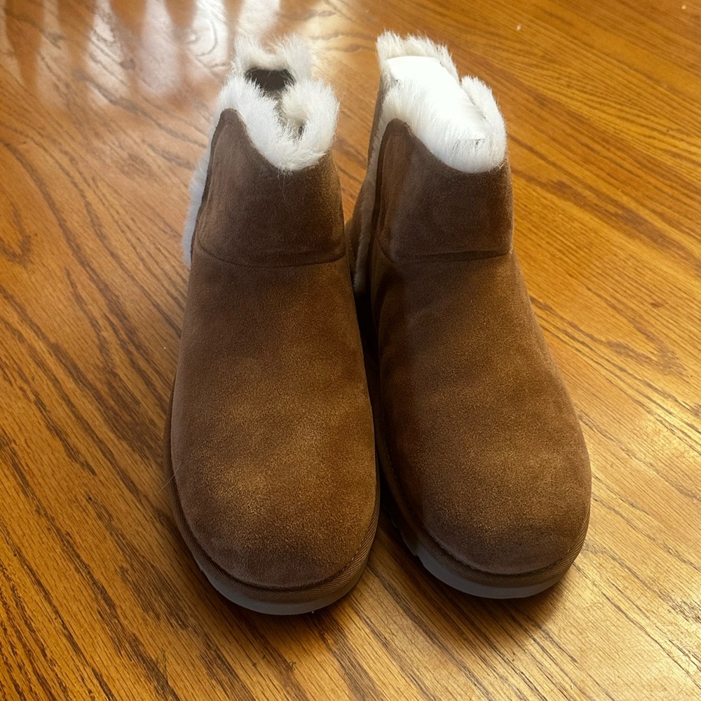 Women’s UGG Chestnut Mini Fluff High-Low Boots